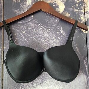 Victorias Secret Miraculous Plunge Bra Black 36D Push Up Underwire Smooth